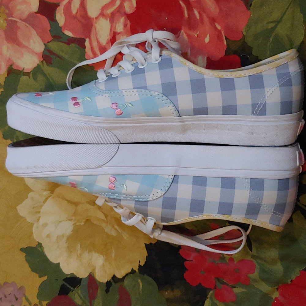 Like New Vans Gingham Embroidered Cherry, Women 12, Men 10.5 - Picture 8 of 11